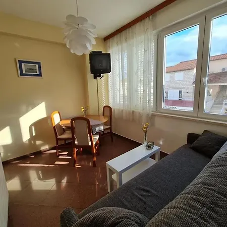 Apartmani Orebic Апартаменты *